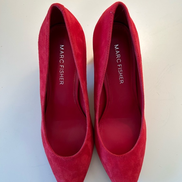 Marc Fisher, size 5.5M, red suede heel, NWOT nor box, never worn,new condition! - Picture 5 of 8